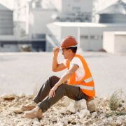 Salérié au bord du malaise sur son lieu de travail à cause des fortes chaleurs
