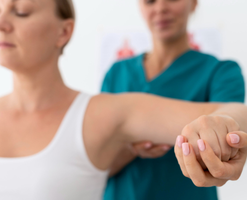 Employée chez l'ostéopathe suite à une blessure musculaire sur ses heures de travail