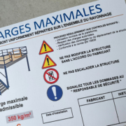 Assurer al sécurité de vos salariés passe aussi par la documentation : la plaque de charge