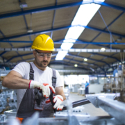 Le DUERP gagne du terrain, marquant une avancée importante vers une meilleure prévention des risques et une conformité accrue des entreprises.