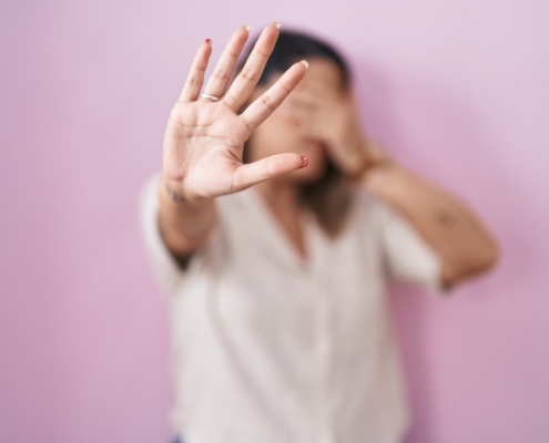 Traitement des violences sexistes et sexuelles : la proposition de loi prévoit de nouvelles obligations pour mieux protéger les salariés.